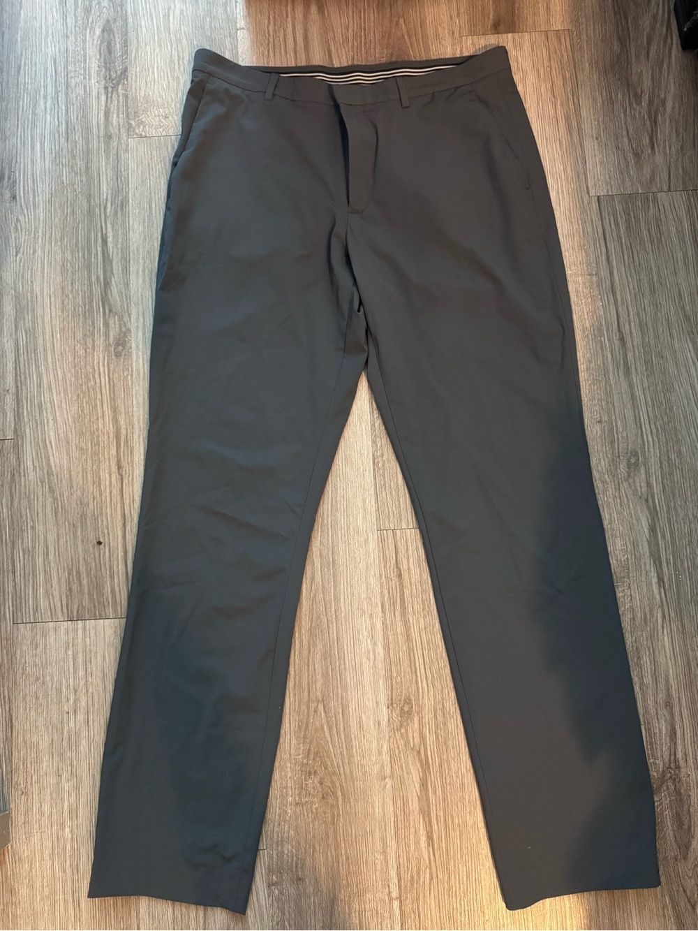 Perry Ellis Men's Grey Chinos